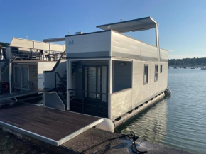 Floating sea house - PULA 1